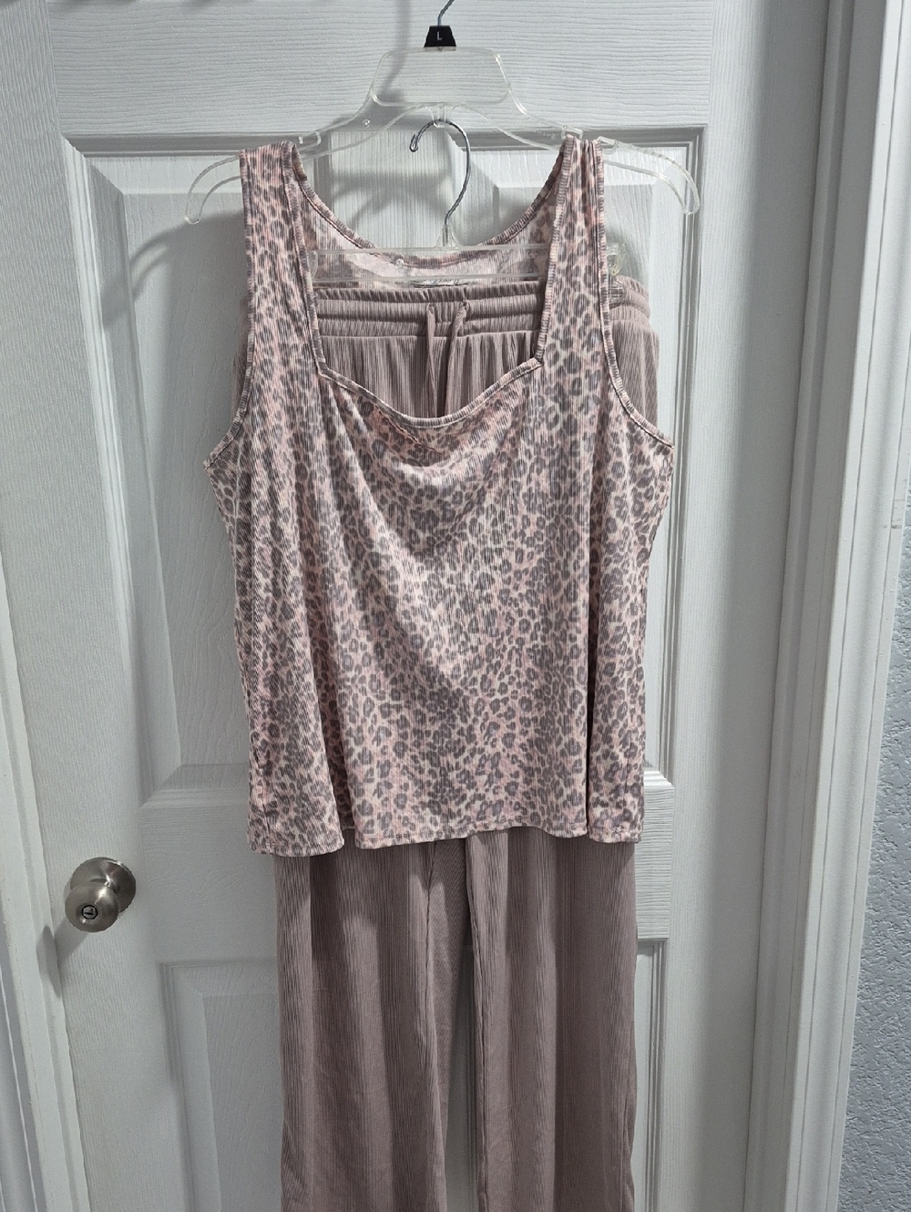 Sleeveless Pink Leopard Print Tank Top Sleepwear Set